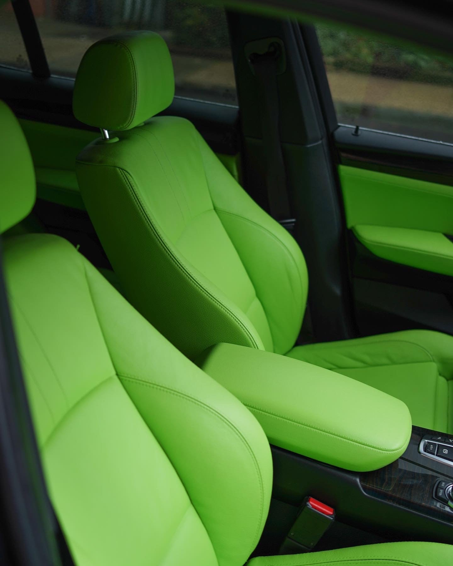 Leather & Vinyl Dye Kit for Color Changes - Automotive